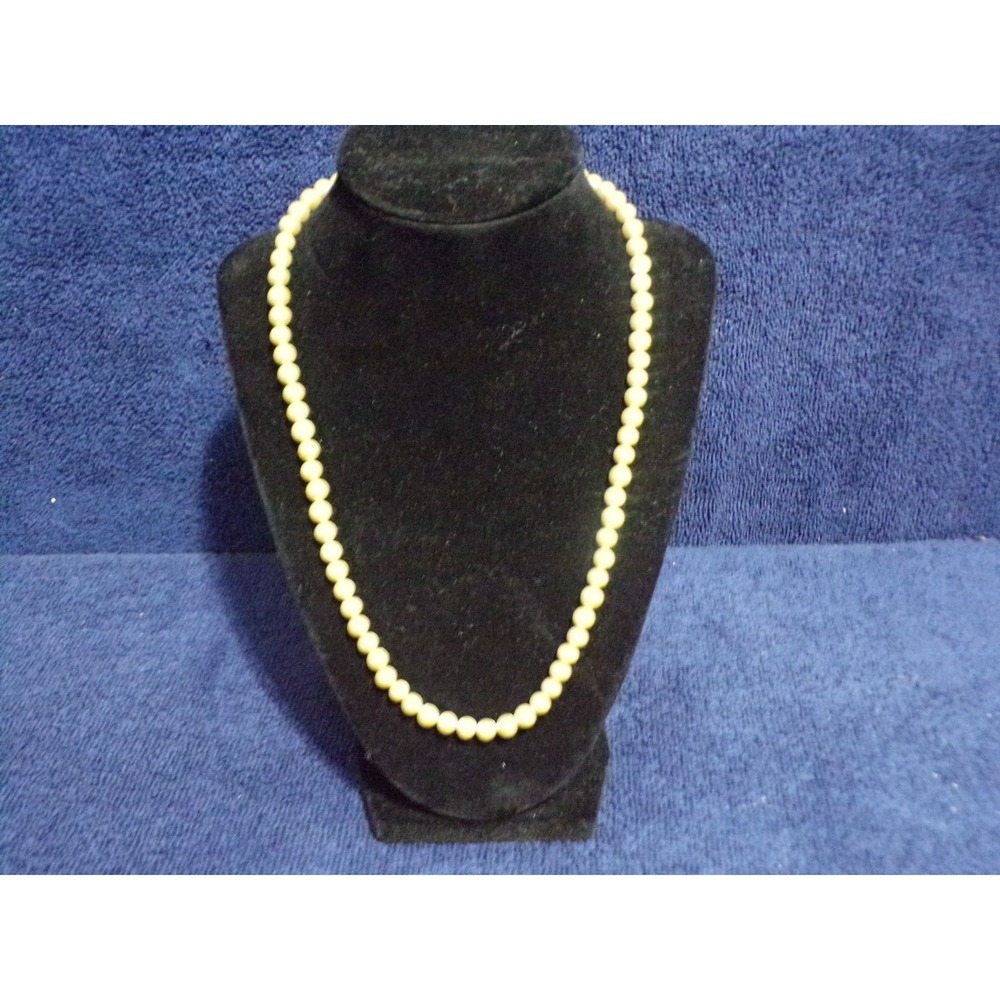 Women's Vintage Faux ? 20" Pearl Necklace Screw Clasp Not Bright White